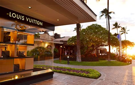 louis vuitton maui whalers village.